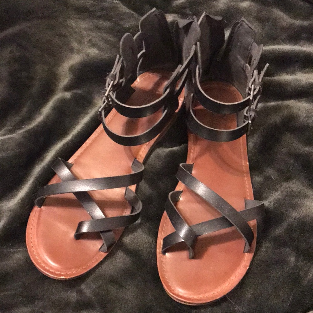 American Eagle sandals